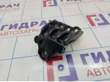 Кронштейн двигателя правый Hyundai Sonata (YF) 21825-2T100