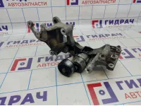 Кронштейн ролика-натяжителя ремня Hyundai Sonata (YF) 25280-2G100