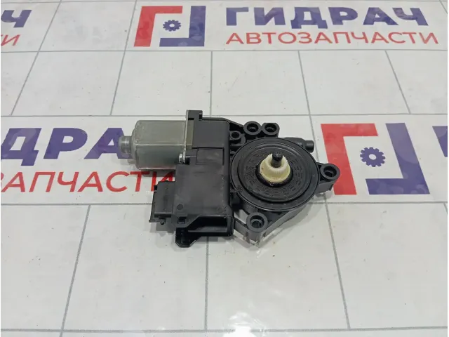 Моторчик стеклоподъемника переднего левого Hyundai Sonata 82450L1010