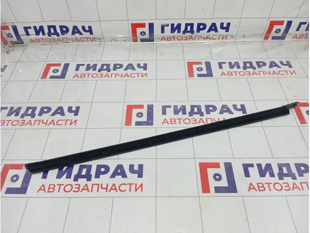 Уплотнитель стекла переднего правого Hyundai Sonata 82240L1000