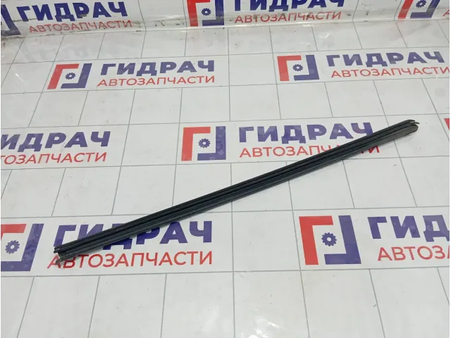 Уплотнитель стекла заднего правого Hyundai Sonata 83240L1000