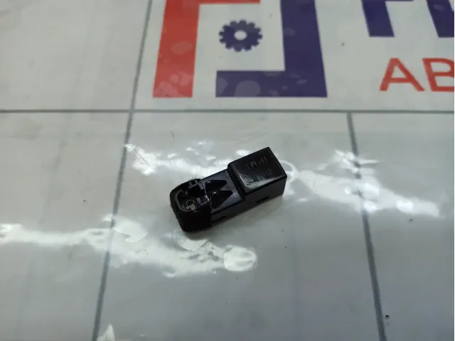 Плафон салонный Hyundai Sonata AA01110000