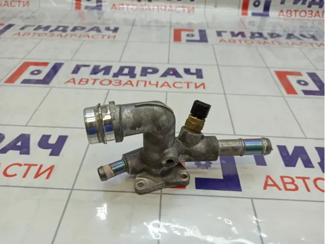 Фланец системы охлаждения Hyundai Sonata 256002E550