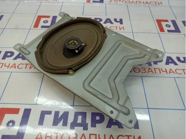 Динамик задний правый Hyundai Starex (A1) 96330-4A101