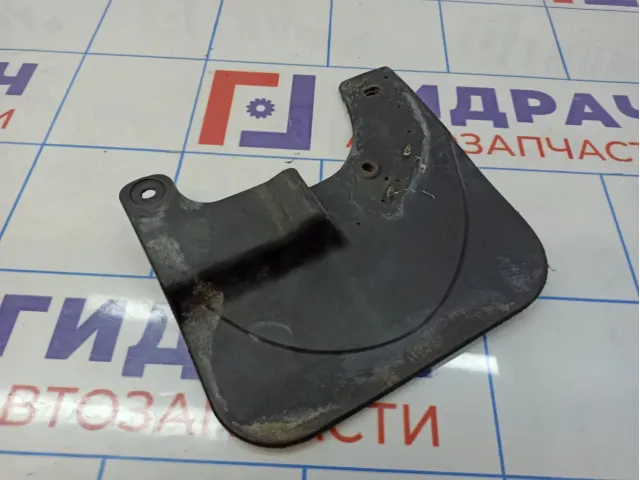 Брызговик передний правый Hyundai Starex (A1) 86832-4A301