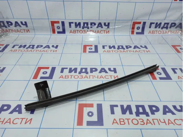 Направляющая стекла двери передней левой Hyundai Starex (A1) 82550-4A000