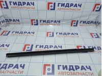 Уплотнитель стекла переднего правого Hyundai Starex (A1) 82240-47000