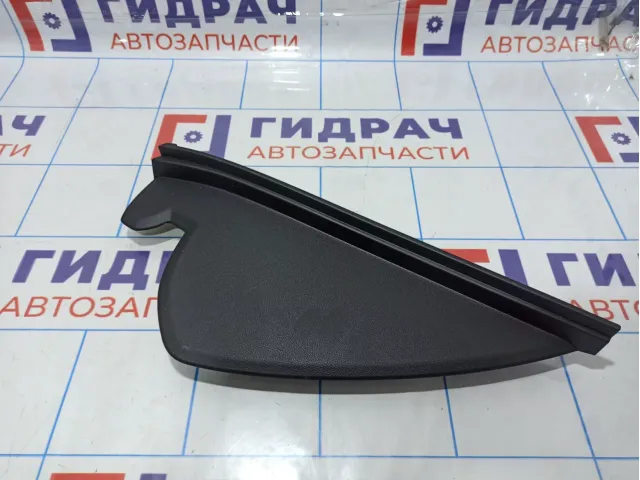 Накладка торпедо правая с торца Hyundai Tucson 84785N9000NNB