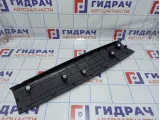 Обшивка двери багажника верхняя центральная Hyundai Tucson 81720N9000NNB