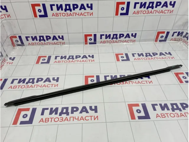 Накладка стекла заднего правого Hyundai Tucson (JM) 83220-2E000
