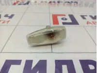 Повторитель на крыло белый Hyundai Tucson (JM) 92330-25500