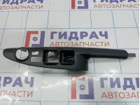 Накладка блока управления стеклоподъемников передняя левая Hyundai Tucson (JM) 93570-2E200