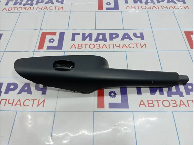 Накладка кнопки стеклоподъемника задняя правая Hyundai Tucson (JM) 93580-2E100