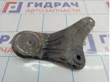 Кронштейн передней балки правый Hyundai Tucson (JM) 62477-2E100
