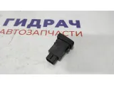 Кнопка обогрева сиденья правого Hyundai Tucson 93340-2E001CA.