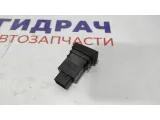Кнопка обогрева сиденья правого Hyundai Tucson 93340-2E001CA.