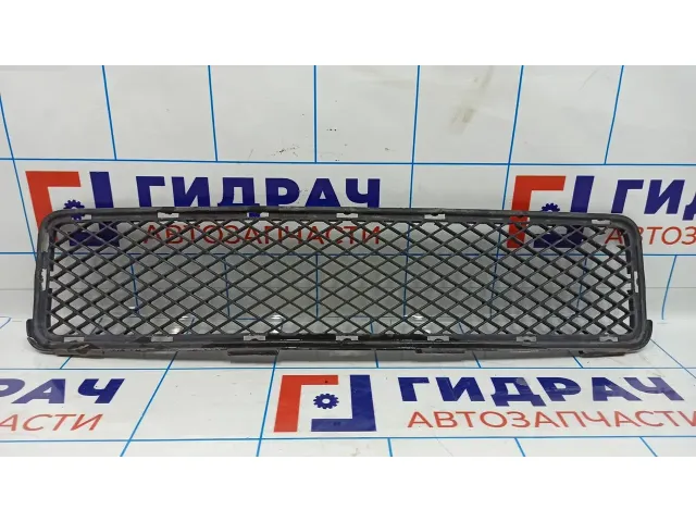 Решетка в бампер центральная Hyundai Tucson 86561-2E000. Дефект.