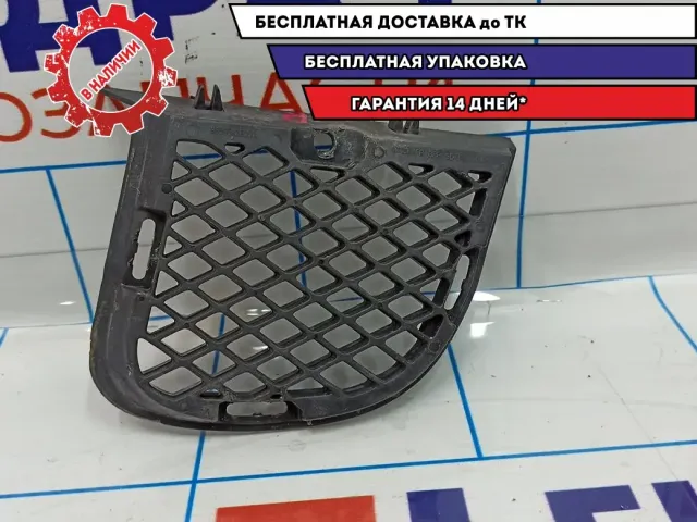 Решетка в бампер правая Hyundai Tucson 86566-2E000.