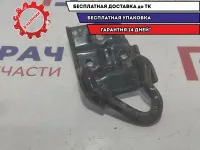 Крюк буксировочный правый Hyundai Tucson 64687-2E000.
