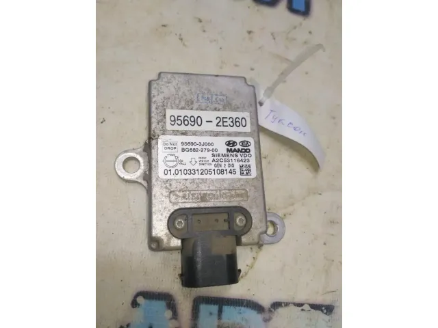 Датчик курсовой устойчивости Hyundai Tucson 2008 956902E360 Отличное состояние.