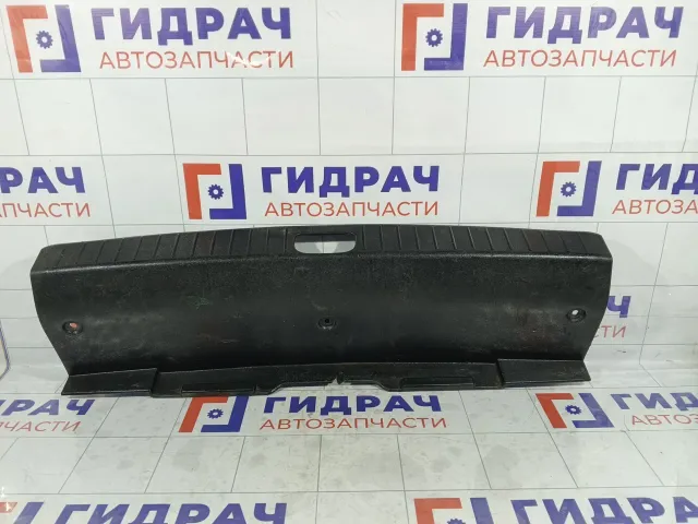 Обшивка багажника на заднюю панель Hyundai Verna 857701E000CH