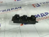 Блок управления стеклоподъемниками Hyundai Verna 935701E111
