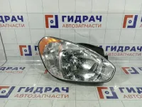 Фара правая Hyundai Verna 921021E088