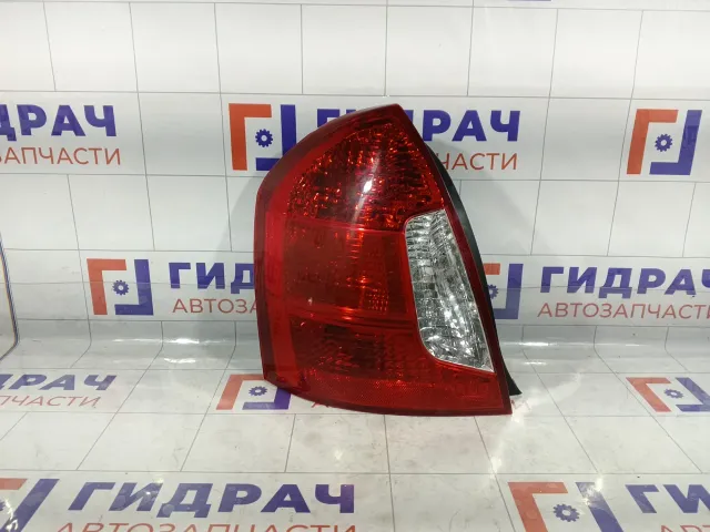 Фонарь задний левый Hyundai Verna 924011E088