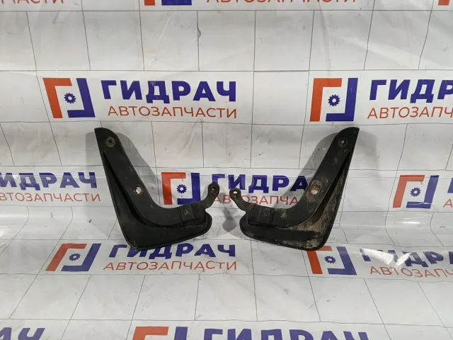 Брызговик передний Hyundai Verna