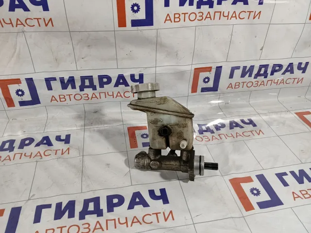 Цилиндр тормозной главный Hyundai Verna 585111G100