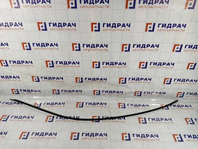 Молдинг крыши правый Hyundai Verna 872411E000