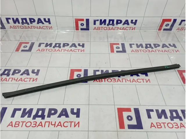 Уплотнитель стекла переднего левого Hyundai I30 (FD) 82231-2L000