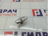 Повторитель на крыло белый Hyundai I30 (FD) 92303-3L100