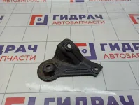 Кронштейн передней балки правый Hyundai I30 (FD) 62477-2H000 Кронштейн передней балки правый Hyundai I30 (FD) 62477-2H000