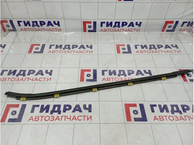 Накладка стекла заднего правого Hyundai I30 (FD) 83220-2L000