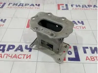 Кронштейн усилителя переднего бампера правый Hyundai I30 (FD) 64720-1H010