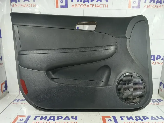 Обшивка двери передней левой Hyundai i30 823012R180XP