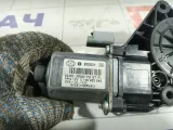 Моторчик стеклоподъемника передний левый Hyundai i30 824502R000
