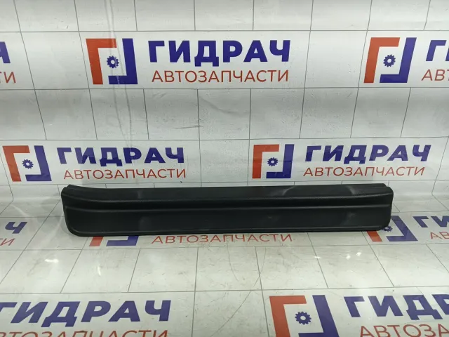 Накладка порога внутренняя передняя правая Hyundai i30 858802R000WK