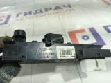 Блок управления стеклоподъемниками передний левый Hyundai i30 935702L100