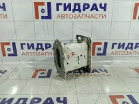 Кронштейн усилителя переднего бампера правый Hyundai i30 647201H010