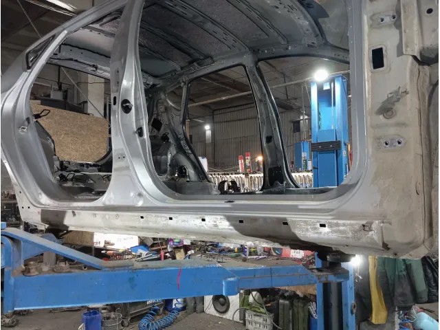 Порог со стойкой правый Hyundai i30