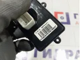 Кнопка стеклоподъемника Hyundai i30 935752L011