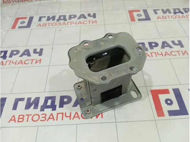 Кронштейн усилителя бампера передний левый Hyundai i30 647102L000