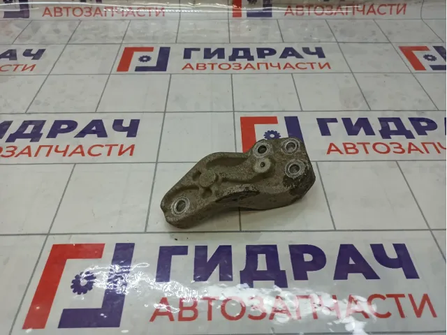 Кронштейн двигателя правый Hyundai i30 218152H000