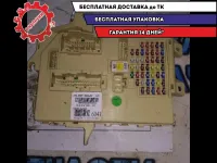 блок предохранителей салонный Hyundai i30 2013