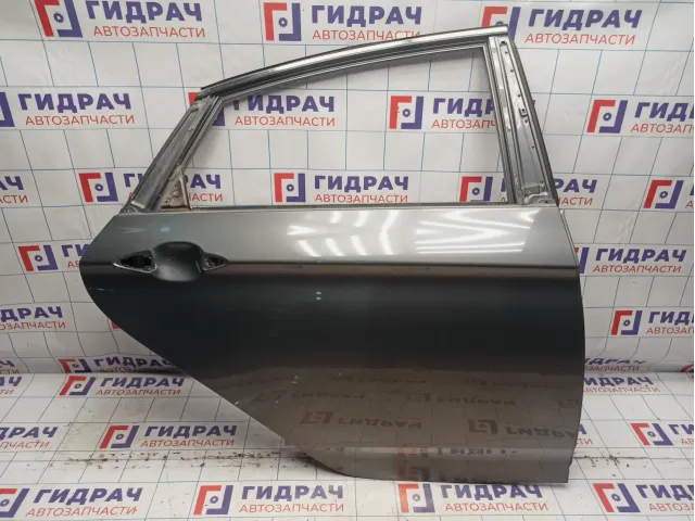 Дверь задняя правая Hyundai i40 (VF) 77004-3Z300. Царапина.