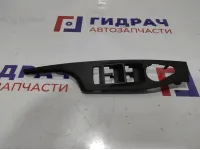Накладка блока управления стеклоподъемниками Hyundai i40 (VF) 935723Z0004X.