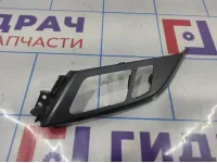 Накладка декоративная Hyundai i40 (VF) . На торпедо центральная правая.