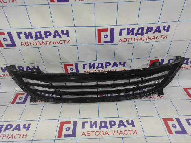 Решетка в бампер центральная Hyundai i40 (VF) 86561-3Z000.